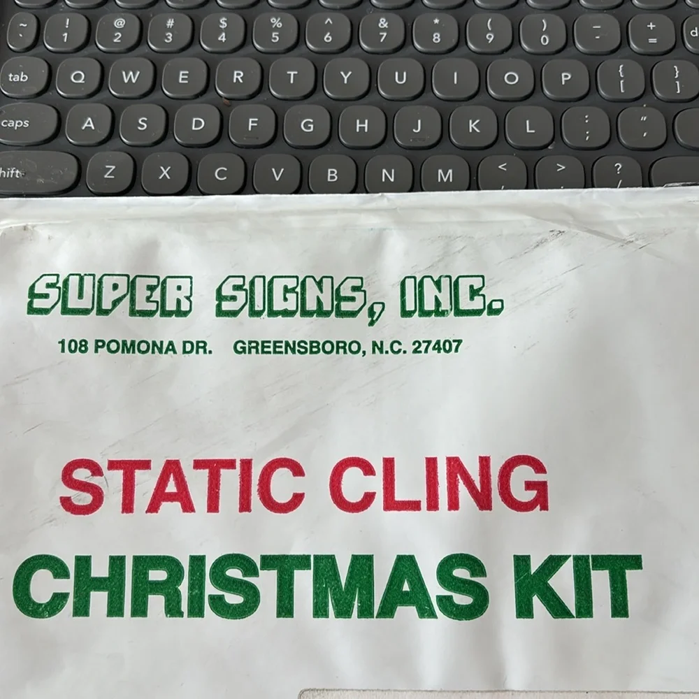 Static cling window Christmas decals. Reusable. Lots of‎ different designs